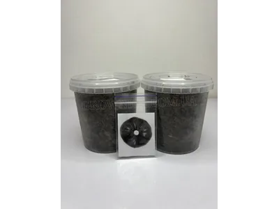 Стерильний гнойовий субстрат зі споровим відбитком Panaeolus